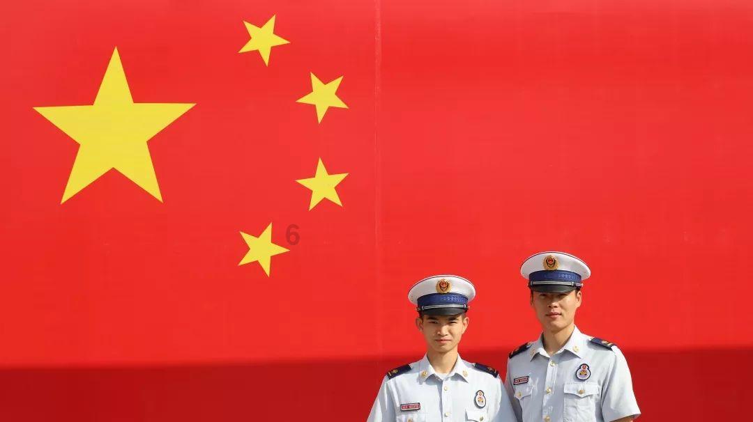 哈尔滨游客太多了，狐狸宝宝累到罢工了，狐狸宝宝：睡不醒根本睡不醒